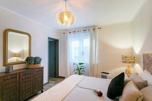 3 bedrooms, iron/ironing board, Internet, bed sheets - GuestReady - Beach Retreat (Ponta Delgada)