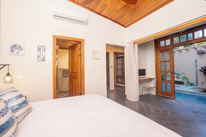 3 bedrooms, WiFi, bed sheets - Luxury 3BR 3.5 Bath Across the Street from Beach with 2 Private Pools (Playa Langosta)