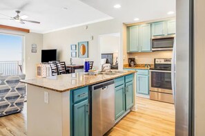 Fridge, microwave, stovetop, dishwasher