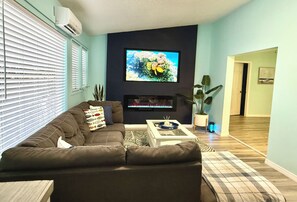 Smart TV, fireplace