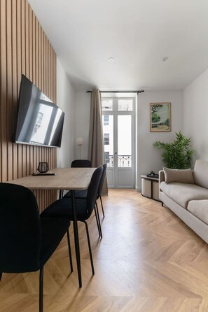 TV - Chez Virginie - 4 rue de Serbie - Vichy (Vichy)