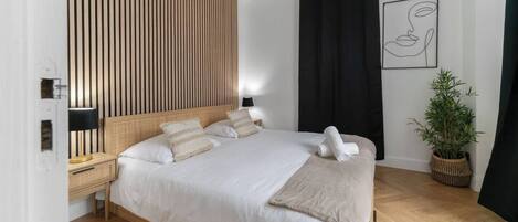 1 bedroom, desk, iron/ironing board, WiFi