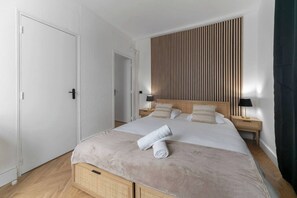 1 bedroom, desk, iron/ironing board, WiFi