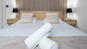 1 bedroom, desk, iron/ironing board, WiFi