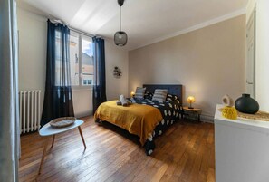 1 bedroom, iron/ironing board, travel cot, WiFi