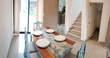 3 BR house (2 AC) +1 cuarto servicio @ La Fuente