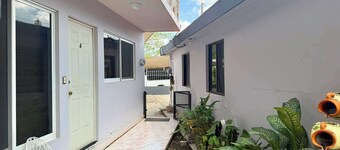 Campestre's Studio with AC close to Starbucks