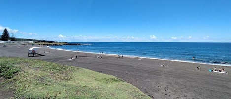 靠近海滩
