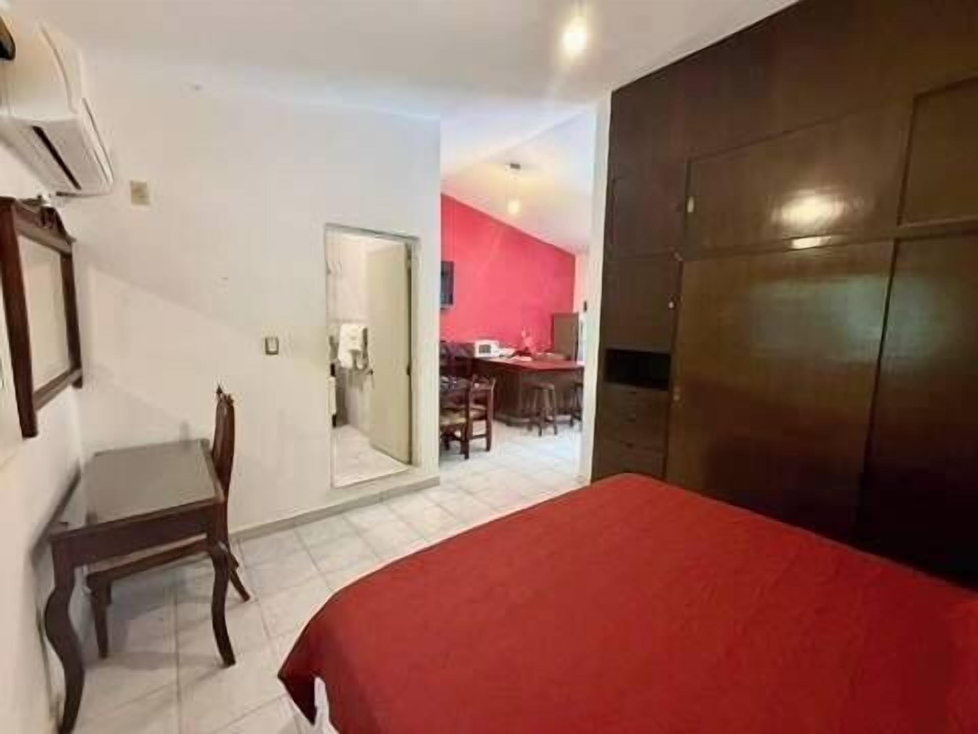 1 chambre, bureau, fer et planche à repasser, Wi-Fi