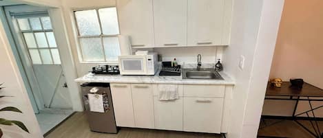冰箱、微波炉、炉灶、茶具/咖啡用具