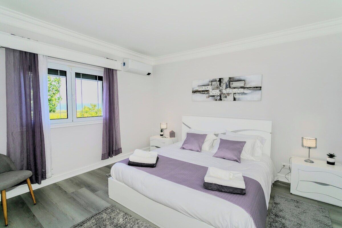 3 bedrooms, internet, bed sheets