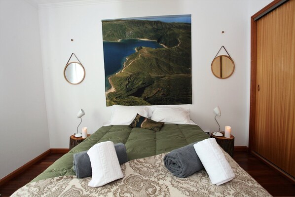 3 chambres, fer et planche à repasser, accès Internet, draps fournis