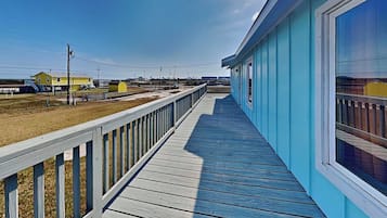 House (3 Bedrooms) | Property amenity