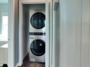 House (2 Bedrooms) | Property amenity - Fish Tales by Miss Kitty’s (Rockport)