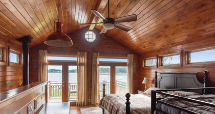 Peaceful Lakehouse âą Crystal Clear Water âą Views âą Family Fun