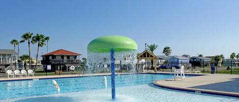 House (2 Bedrooms) | Property amenity