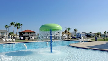 House (2 Bedrooms) | Property amenity