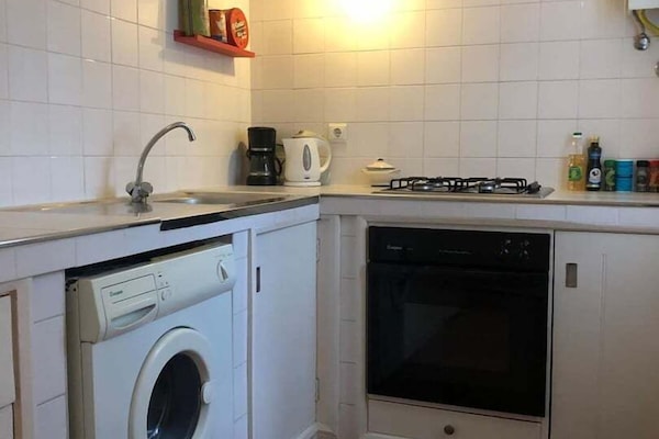 Køleskab, mikrobølgeovn, ovn, kogeplade