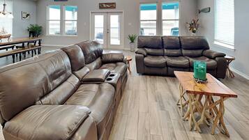 House (4 Bedrooms) | Property amenity