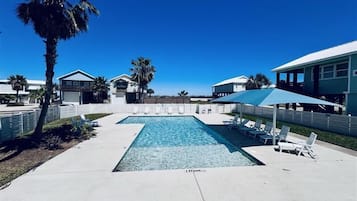 House (4 Bedrooms) | Property amenity