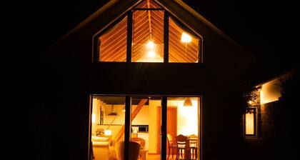 GuestReady - Green OceanView Relaxing Cottage