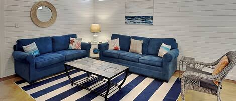 Hus (3 Bedrooms) | Vardagsrum | Tv