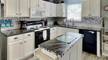 Studio (2 Bedrooms) | Property amenity