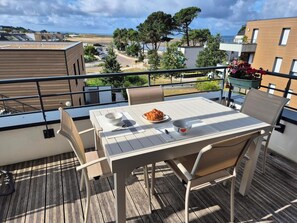 Outdoor dining - Nice apartment, sea view, terrace Guidel Plages (Guidel)