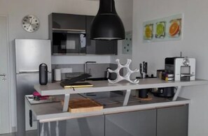 Køleskab, mikrobølgeovn, ovn, opvaskemaskine