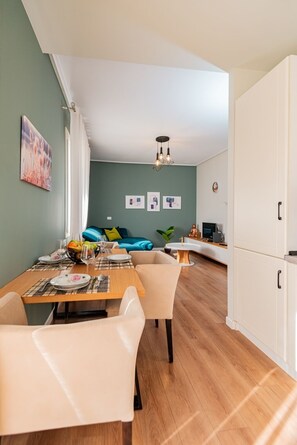 Dining - Lovely 2-bedroom apartment with sea view in Durrës (Durrës)