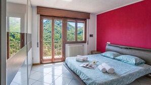 3 bedrooms, Internet, bed sheets - Balcone Di Alex & Thomas, Val Rezzo, Italy (Val Rezzo)