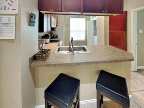 Condo (2 Bedrooms) | Property amenity