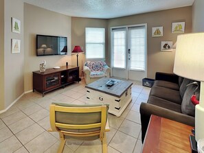 Condo (2 Bedrooms) | Property amenity