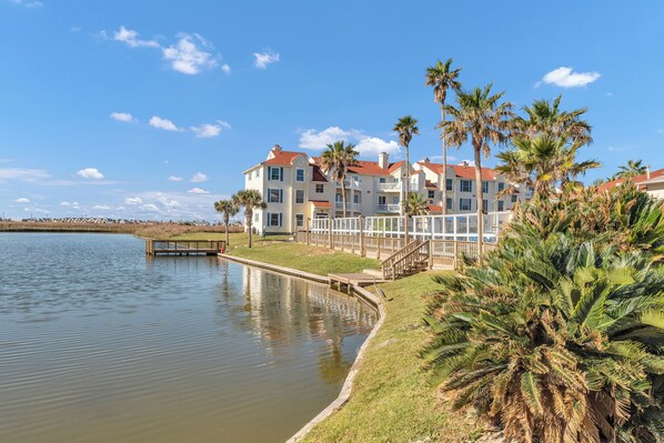 Condo (2 Bedrooms) | Property amenity
