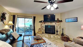 Condo (2 Bedrooms) | Front of property