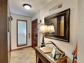 Condo (2 Bedrooms) | Property amenity