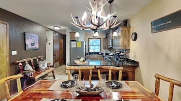 Condo (2 Bedrooms) | Property amenity