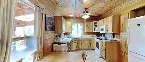House (3 Bedrooms) | Property amenity