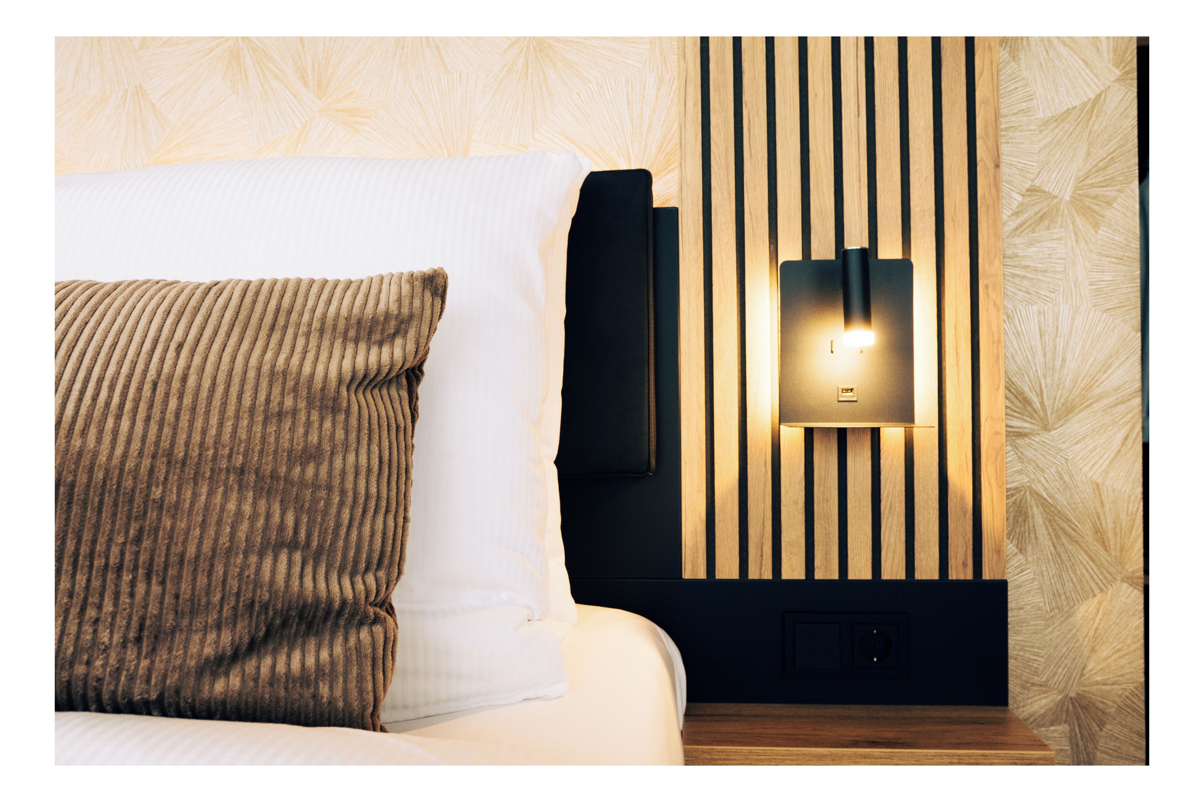 In-room safe, desk, laptop workspace, free WiFi