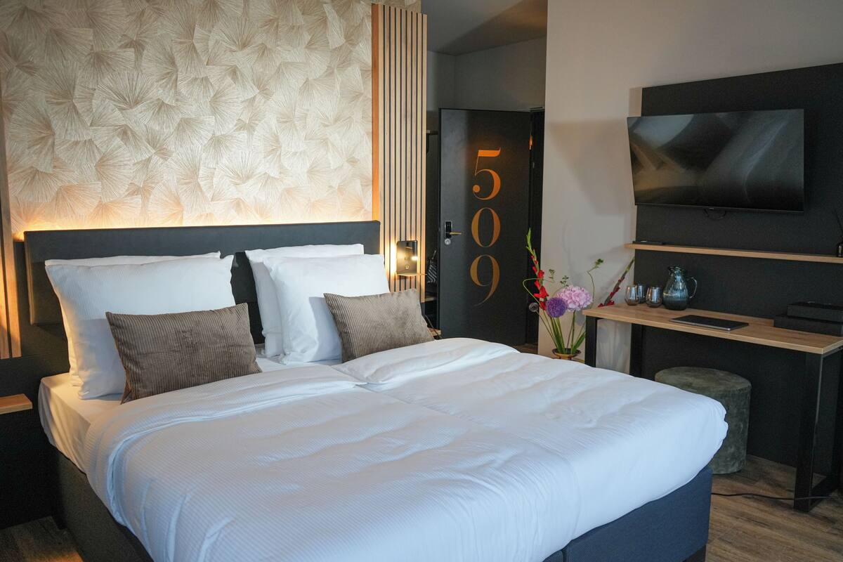 Classic Room, City View | In-room safe, desk, laptop workspace, free WiFi