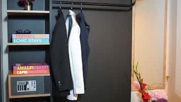 In-room safe, desk, laptop workspace, free WiFi