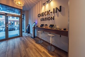 Reception - Residency NO7 (Berlin)