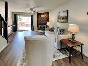 Condo (2 Bedrooms) | Servicio de la propiedad