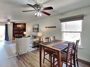 Condo (2 Bedrooms) | Property amenity