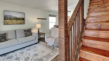 Condo (2 Bedrooms) | Property amenity