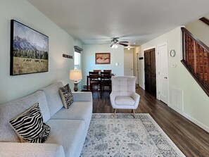 Condo (2 Bedrooms) | Property amenity