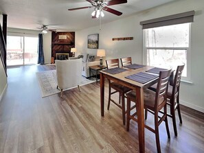 Condo (2 Bedrooms) | Servicio de la propiedad