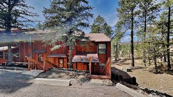 Condo (2 Bedrooms) | Property amenity