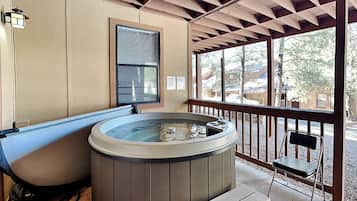 Condo (6 Bedrooms) | Property amenity