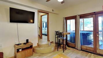 Condo (6 Bedrooms) | Property amenity